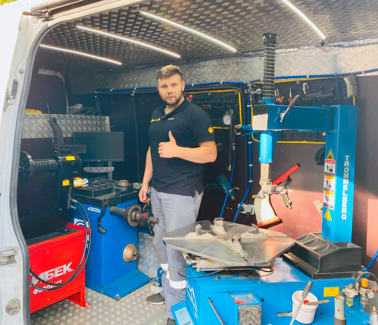 Выездной шиномонтаж в Москве 🚚 24 часа по низким ценам | ДокторШина24