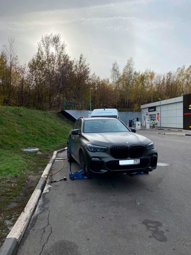 Выездной шиномонтаж в Москве 🚚 24 часа – цены на мобильный шиномонтаж ...
