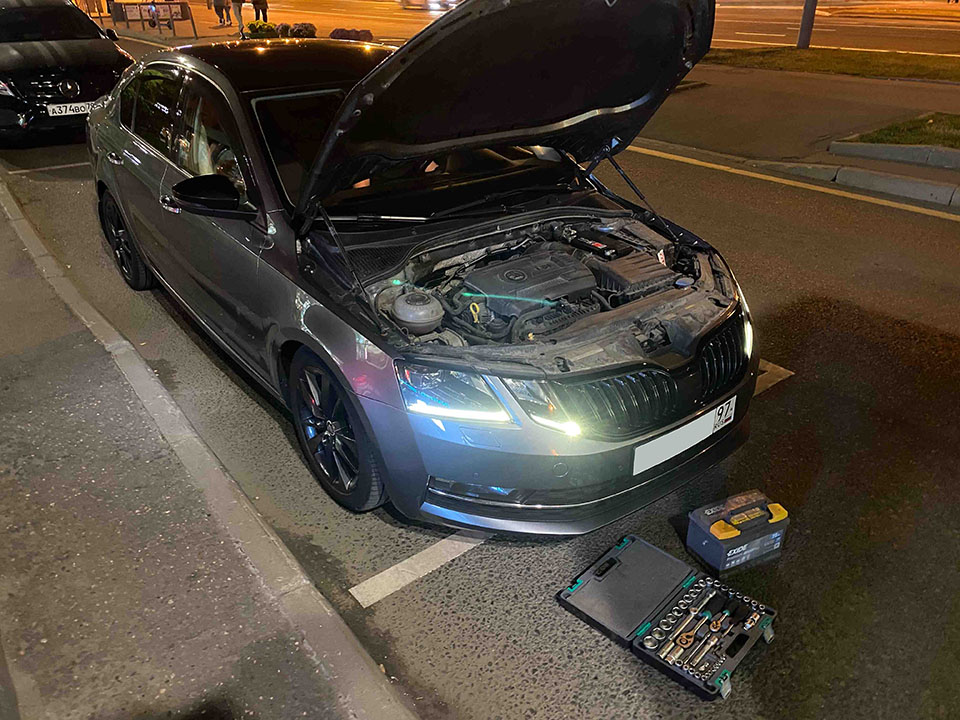 Замена аккумулятора с выездом круглосуточно 🚚 с выездом по Москве ...